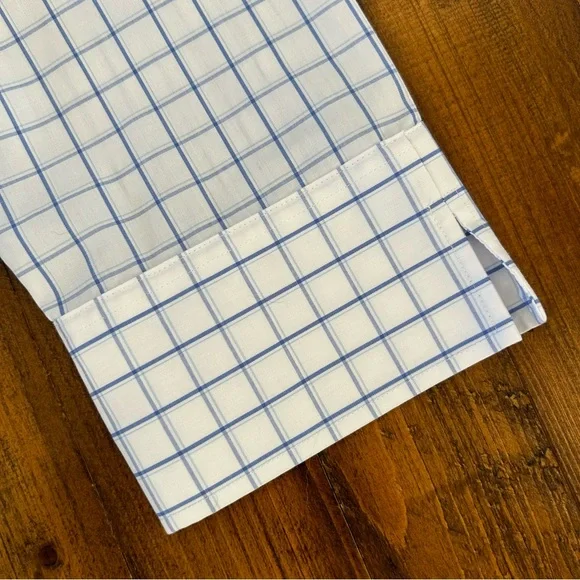 SOLD ❗️❗️.              Lands’ End | Wrinkle Free Blouse NWOT - Picture 3 of 8